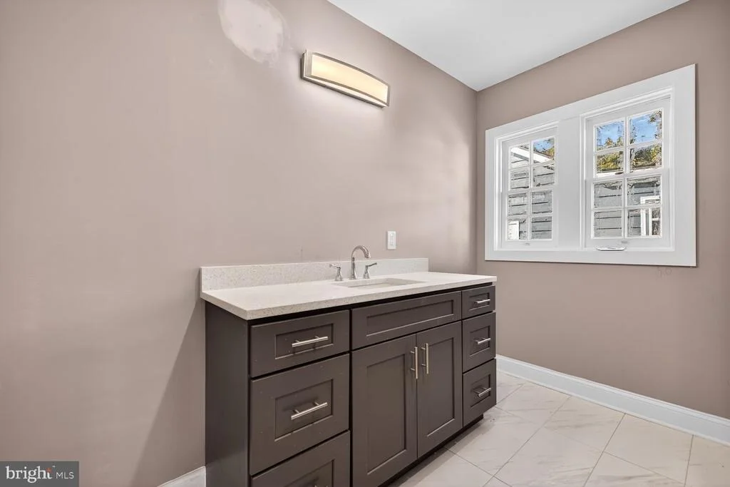 Photo of 401 LINDEN AVENUE