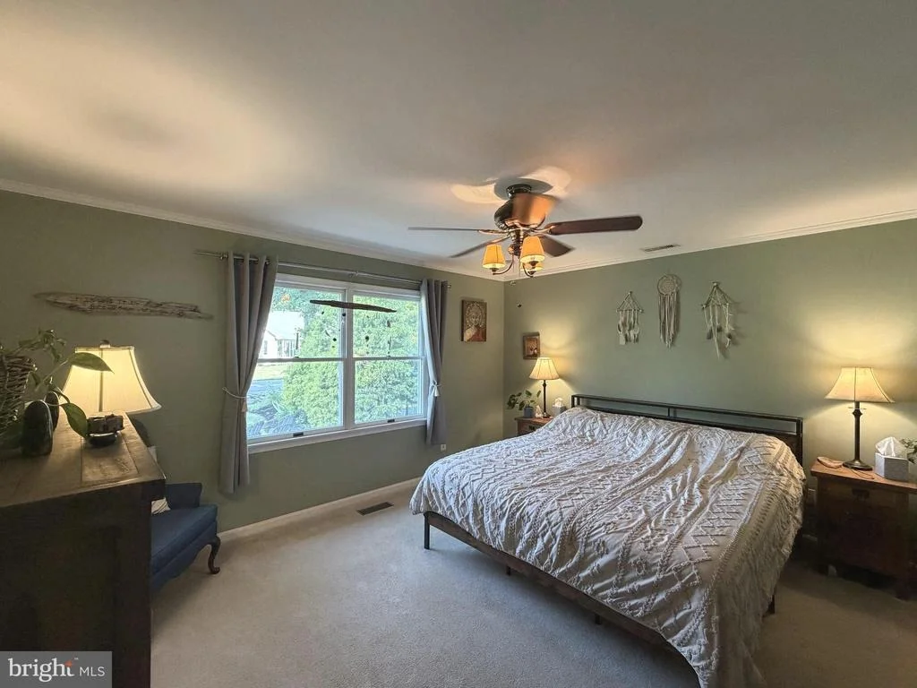 Photo of 19605 DOE DRIVE