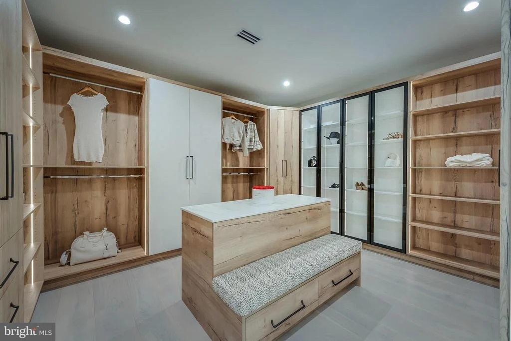 Photo of 7841 OLD DOMINION DRIVE
