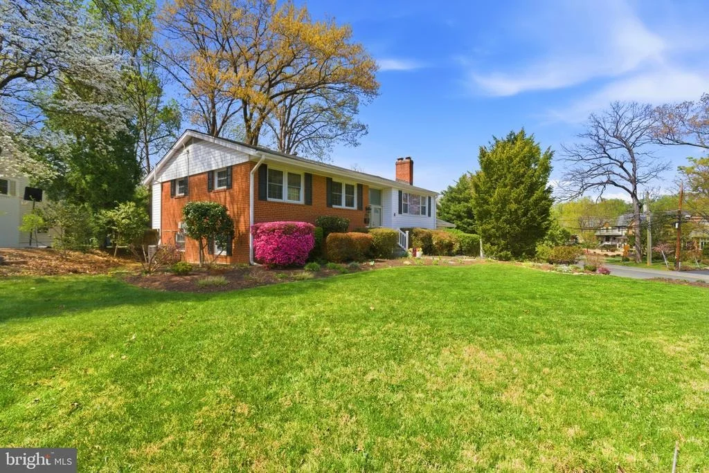 Photo of 6535 OLD CHESTERBROOK ROAD