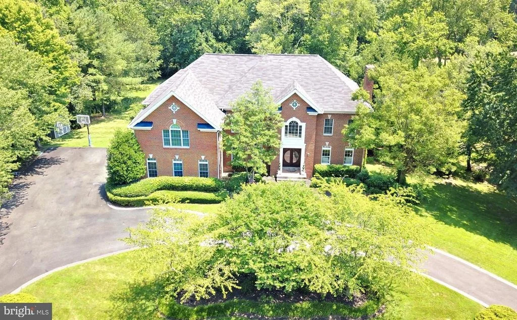 Photo of 2091 HUNTERS CREST WAY
