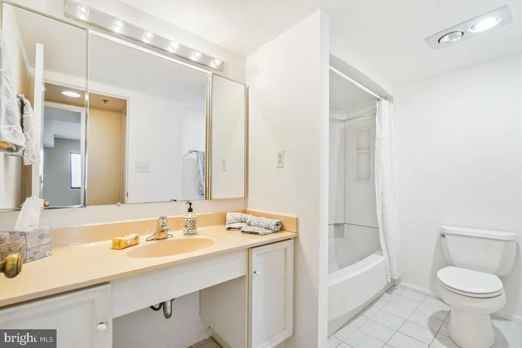 Photo of Unit 2716 at 15107 INTERLACHEN DRIVE