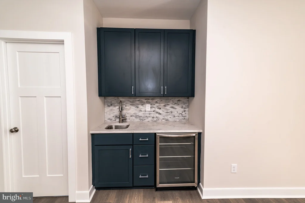 Photo of 404 SALT POND ROAD