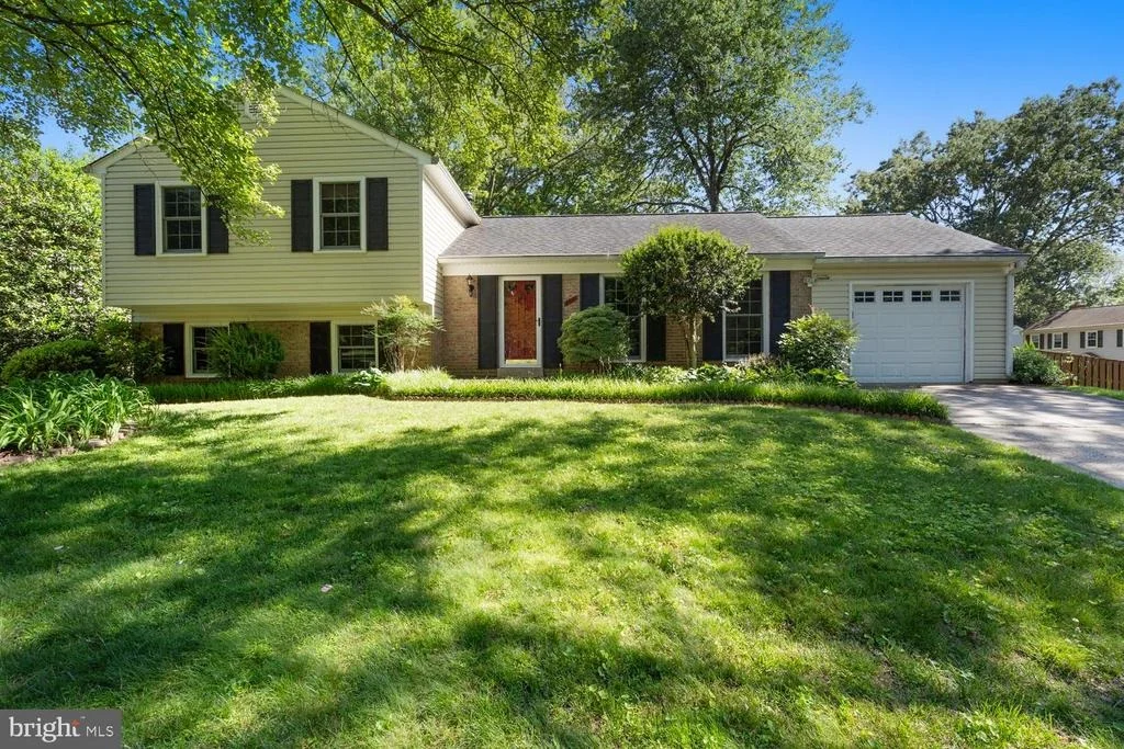 Photo of 9501 WALLINGFORD DRIVE