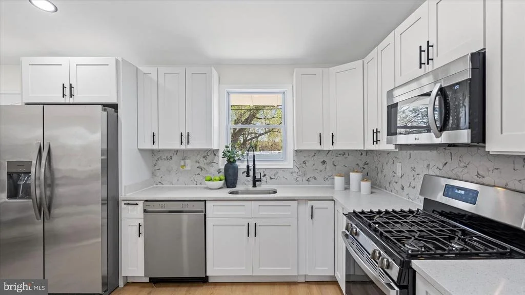 Photo of 3901 TIVERTON ROAD