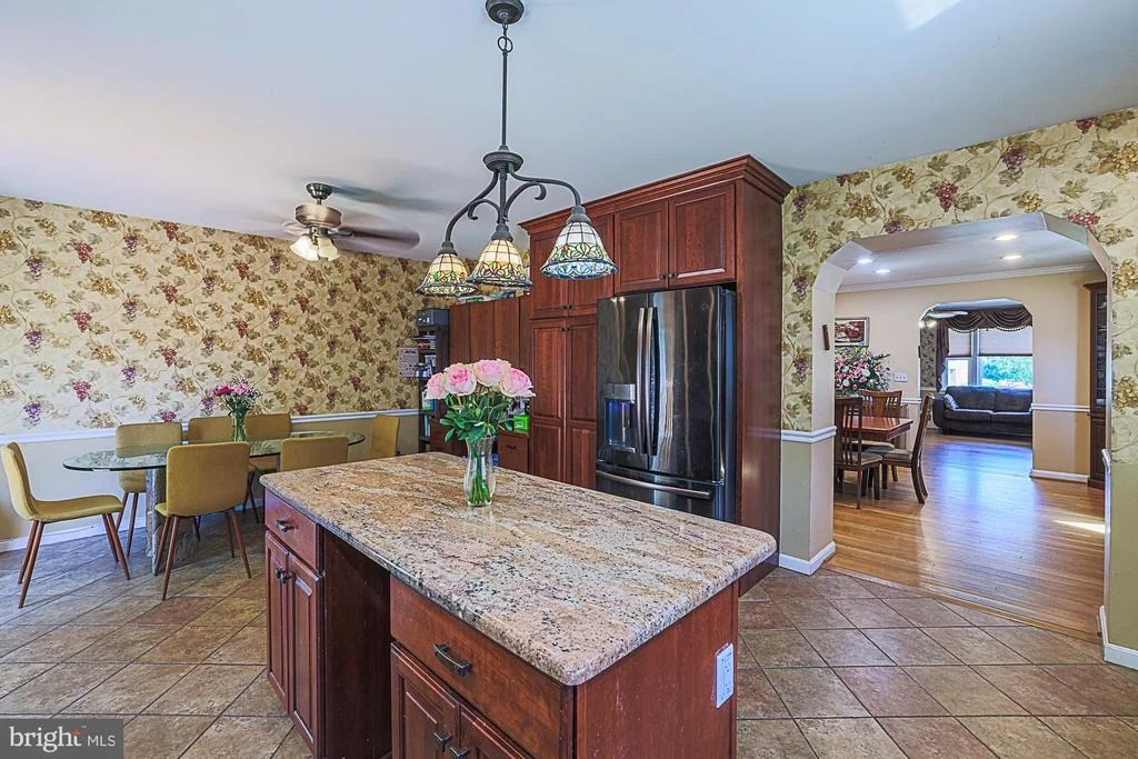 Photo of 3910 LABYRINTH ROAD