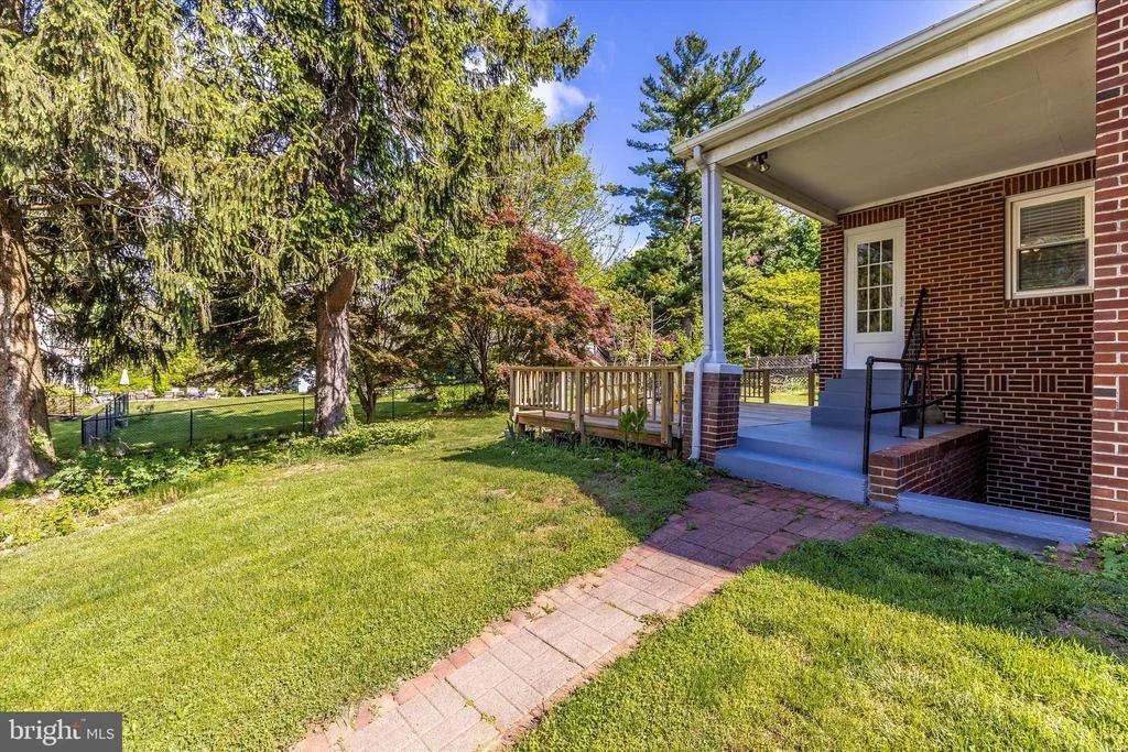 Photo of 25216 OAK DRIVE
