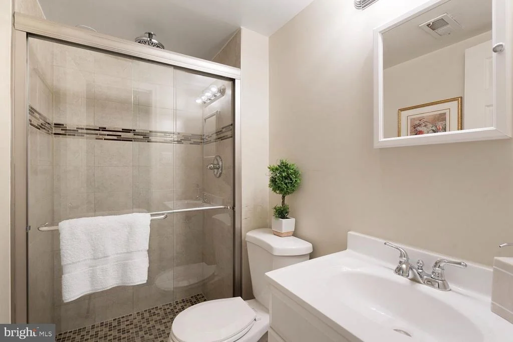 Photo of 9501 WALLINGFORD DRIVE