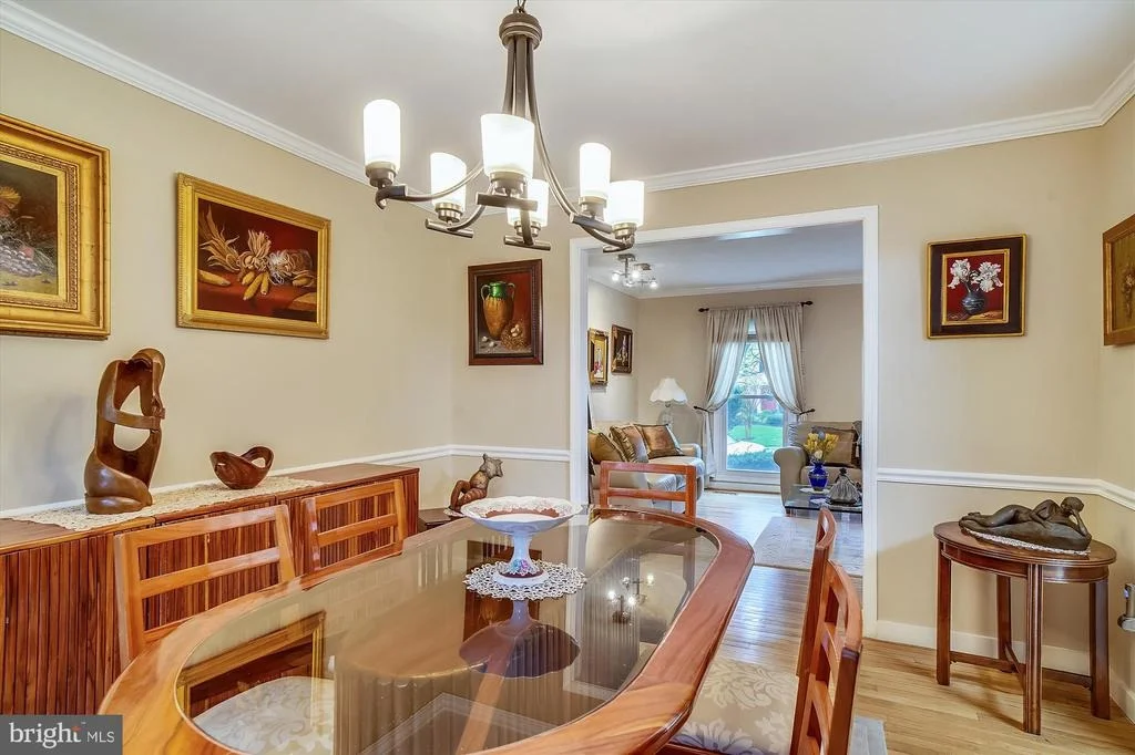 Photo of 2410 HENSLOWE DRIVE
