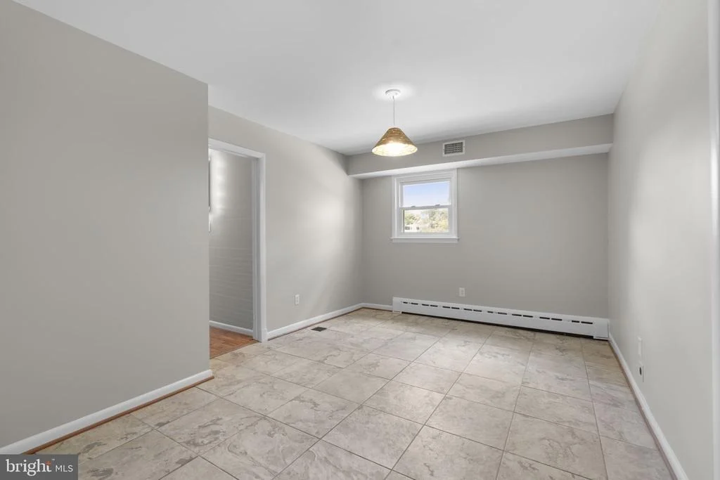 Photo of 18015 MUNCASTER ROAD