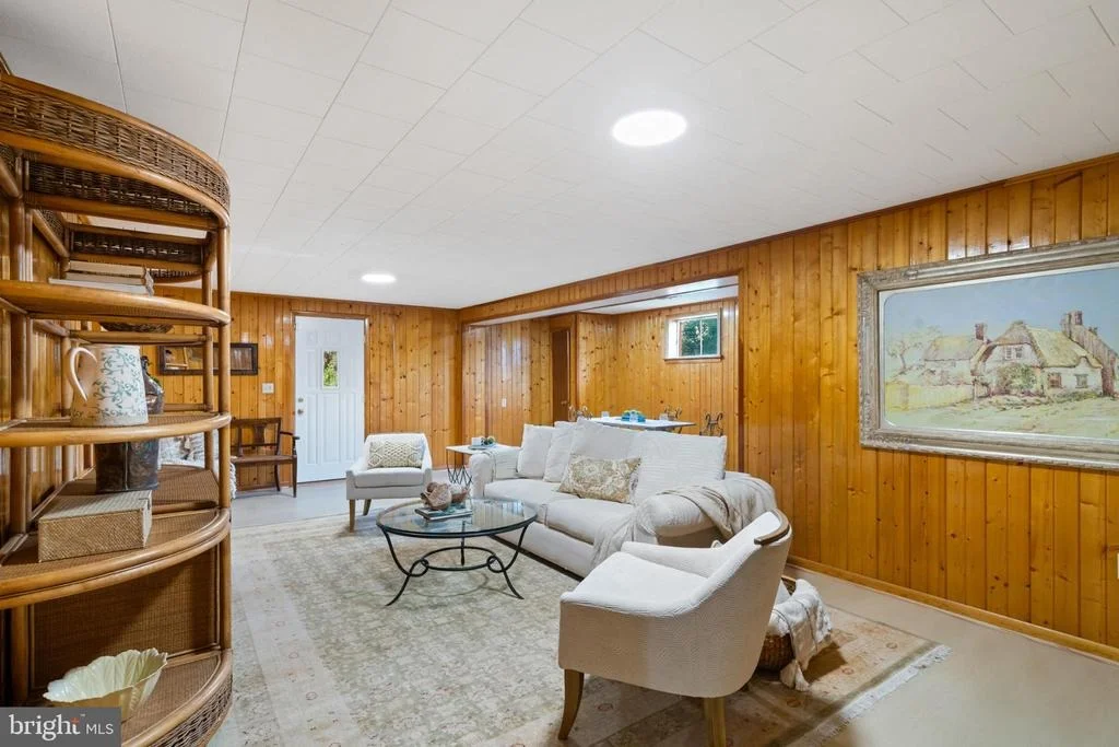 Photo of 11809 COLLINS DRIVE