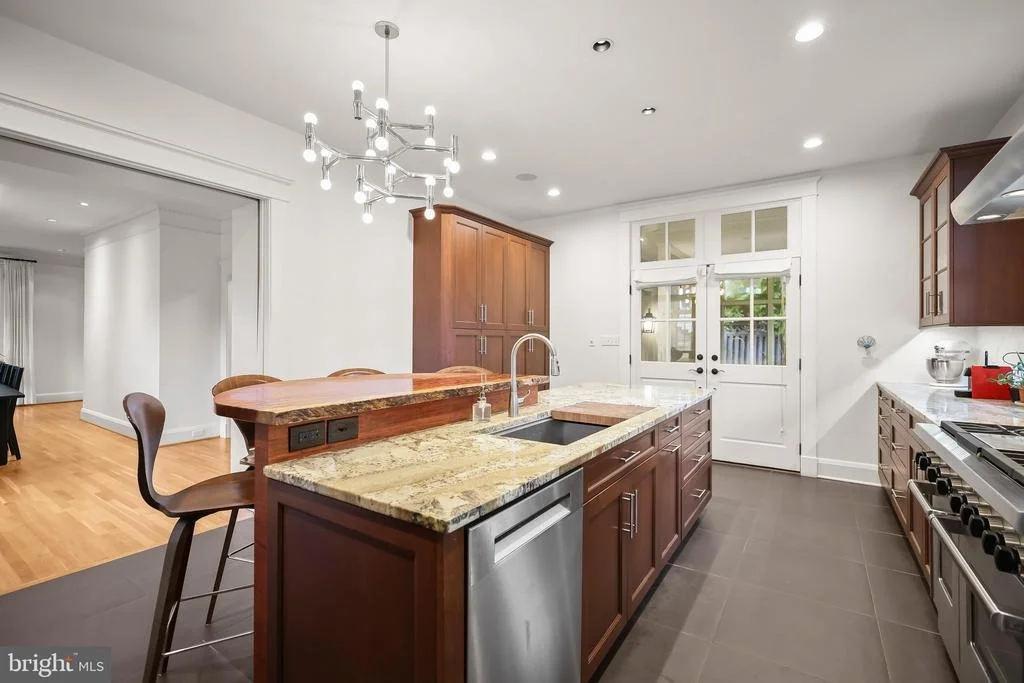 Photo of 210 NORTHFIELD PLACE