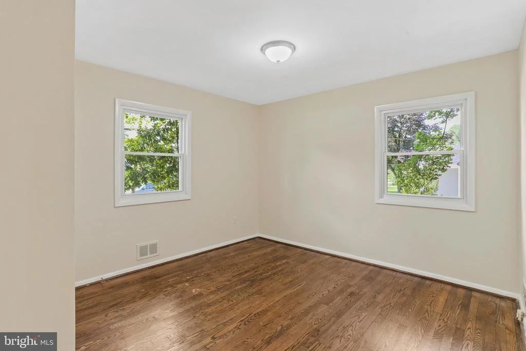 Photo of 1128 W NOLCREST DRIVE