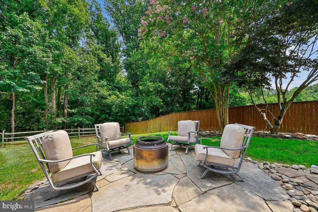 Photo of 24713 CUTSAIL DRIVE