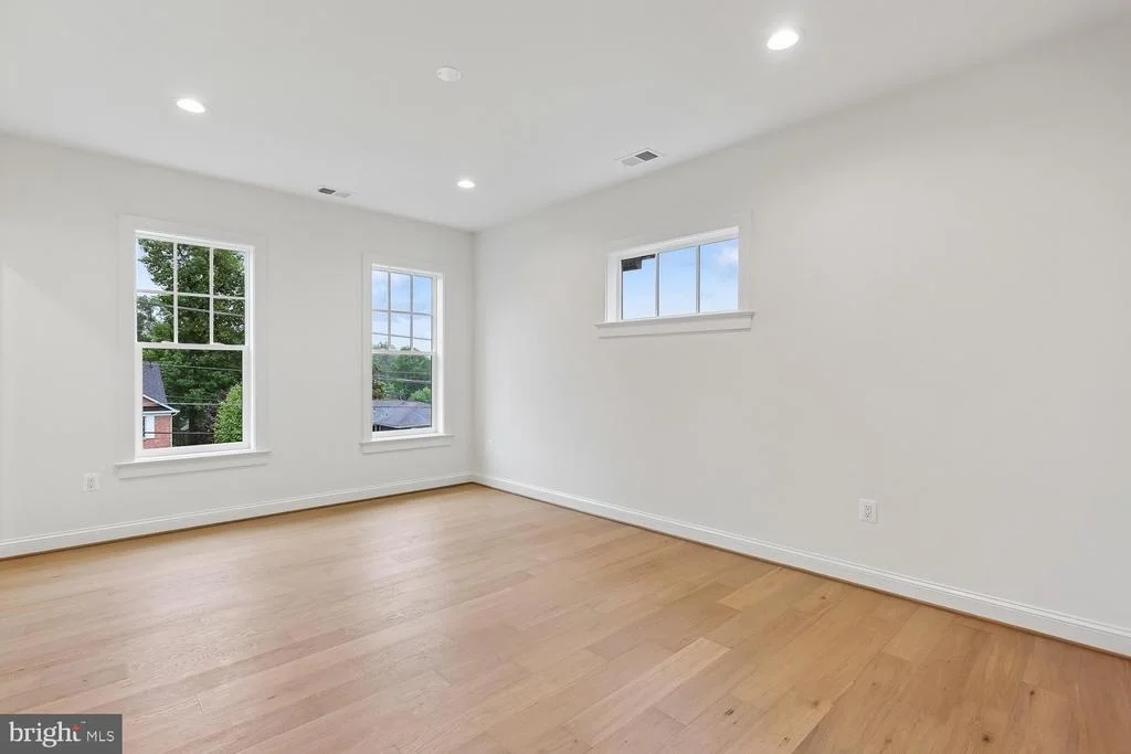 Photo of 6217 PLAINVIEW ROAD