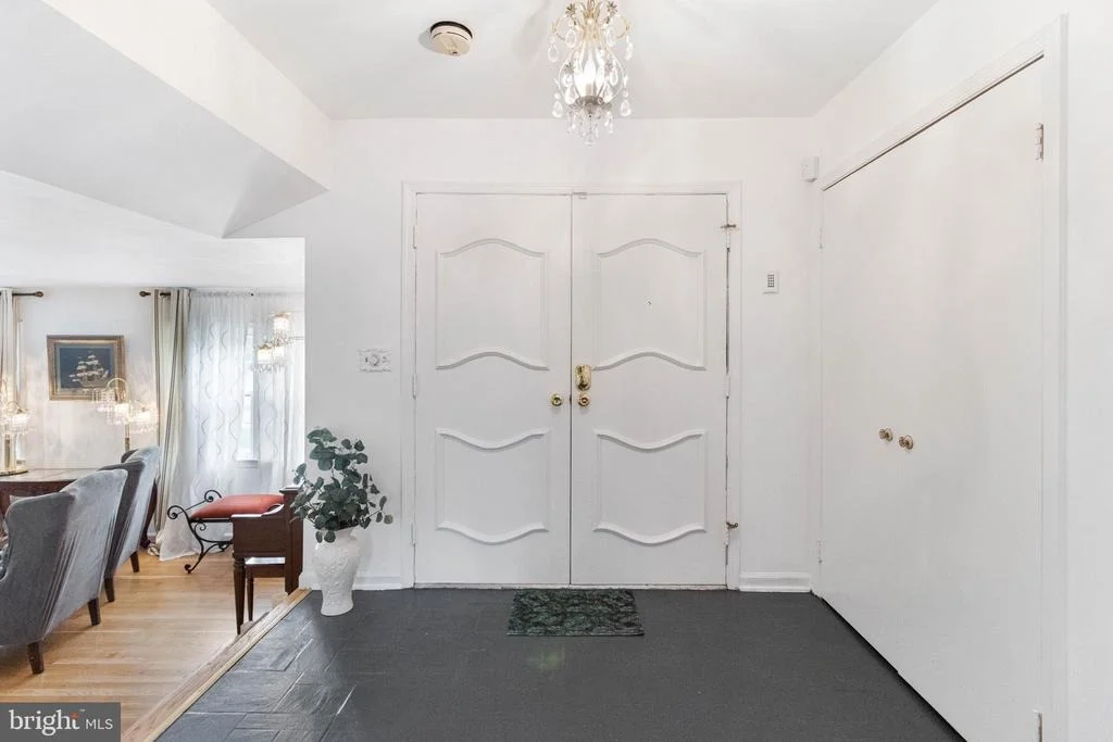 Photo of 2609 VILLAGE LANE