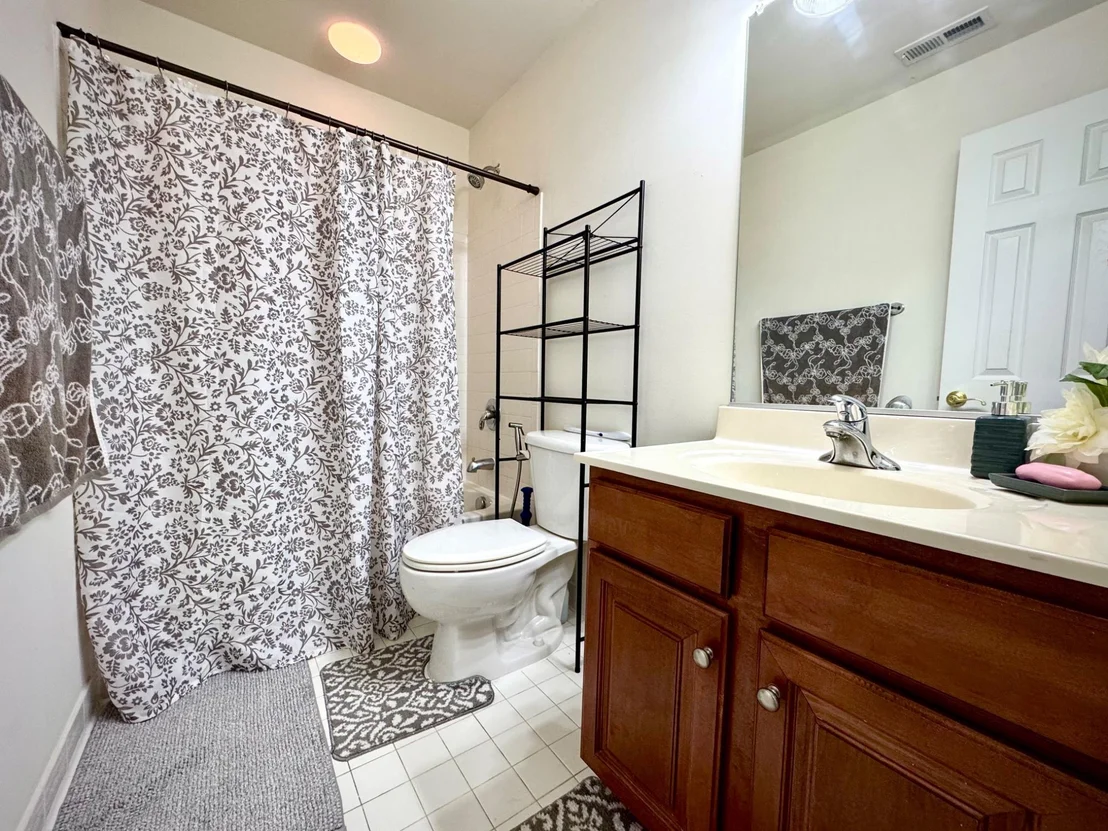 Photo of 19237 POTOMAC CREST DRIVE