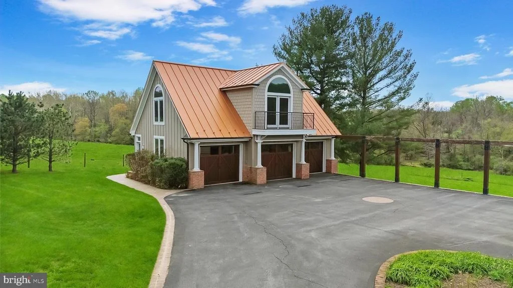 Photo of 1402 THURSTON ROAD