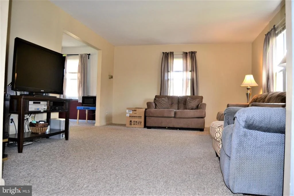 Photo of 1310 N ROLLING ROAD