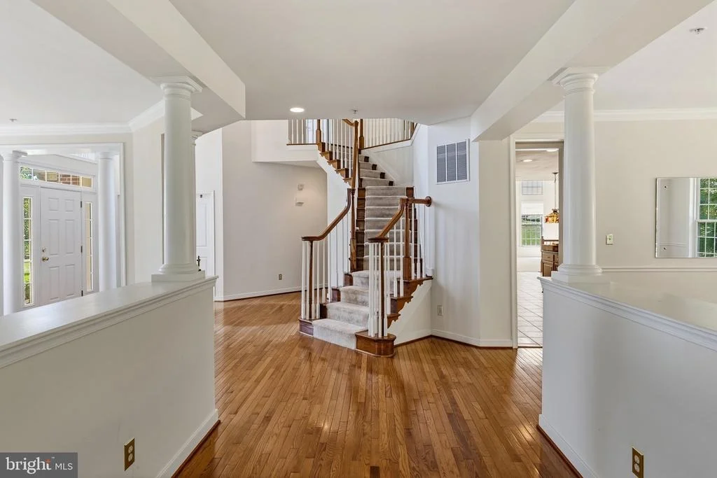 Photo of 915 ZENITH DRIVE