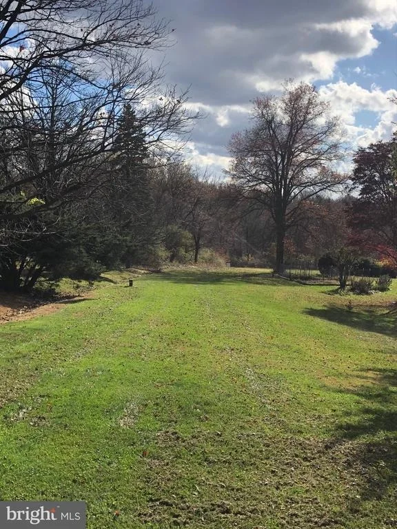 Photo of 4831 ROUND HILL ROAD