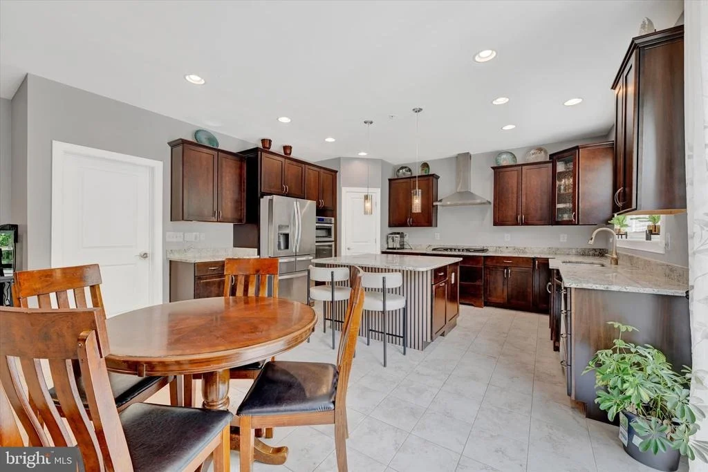 Photo of 7510 LEAFY TREE LANE