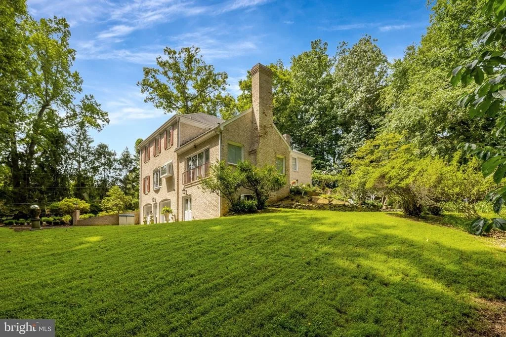Photo of 9185 OLD DOMINION DRIVE