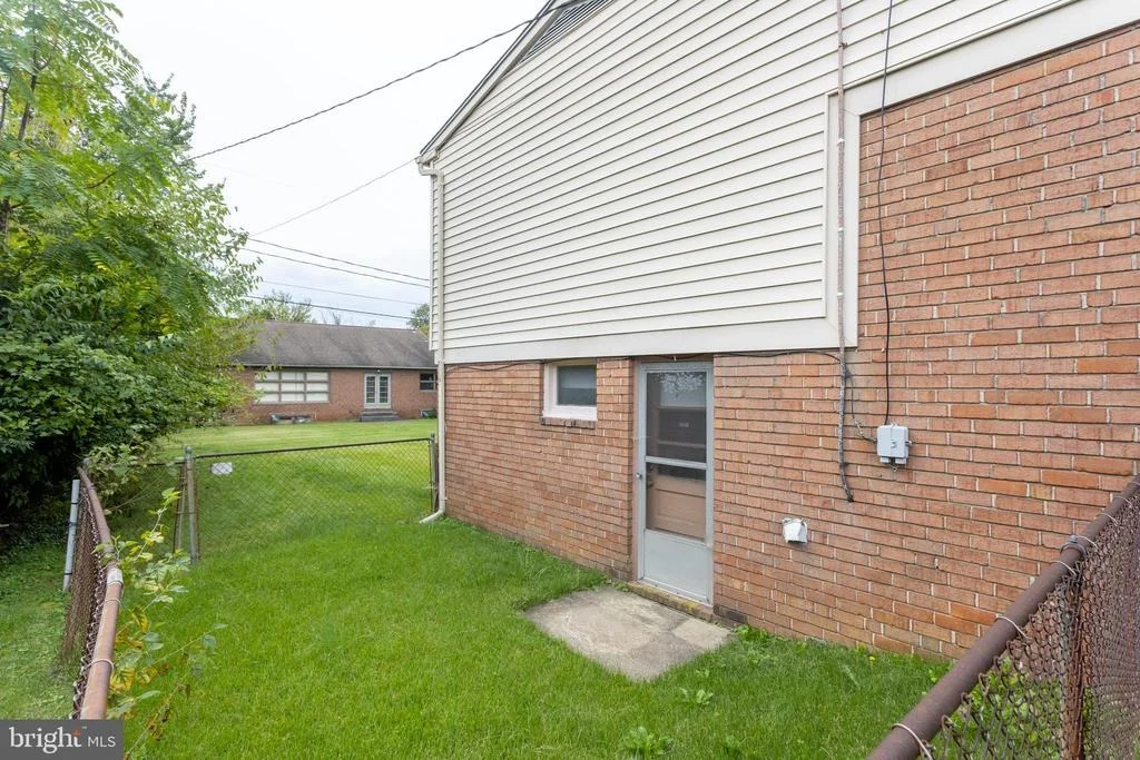 Photo of 2509 HAL CIRCLE