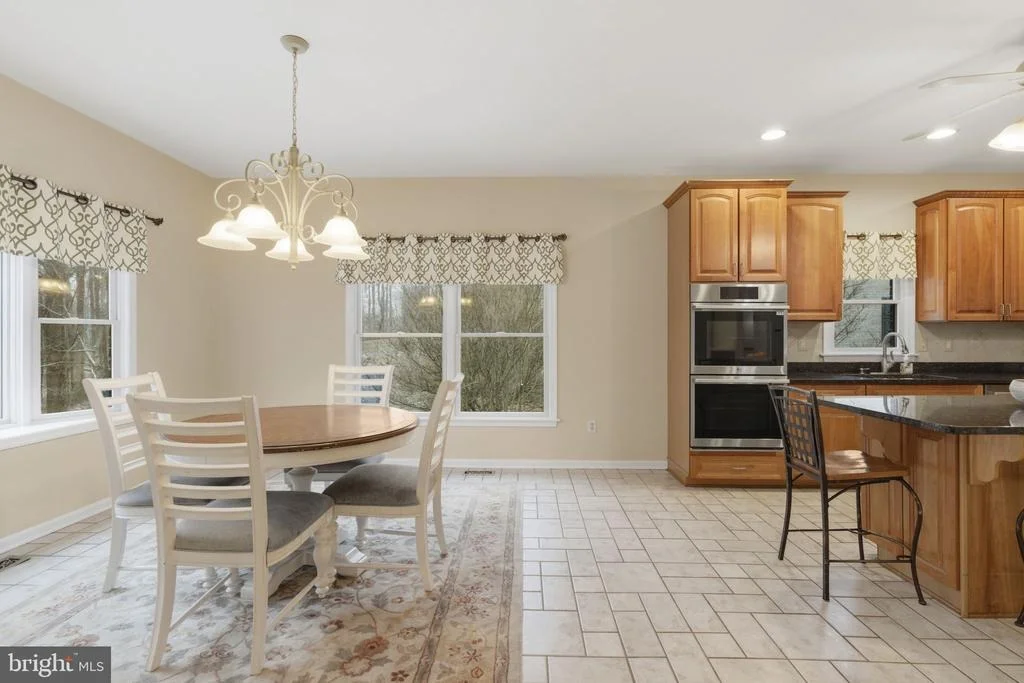 Photo of 922 SIDEHILL DRIVE