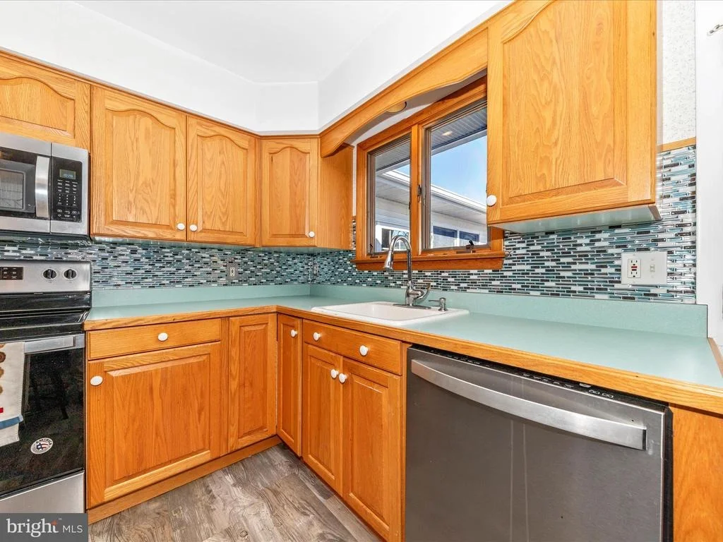 Photo of 9242 OAK TREE CIRCLE