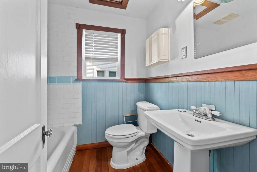 Photo of 5906 EDNA AVENUE