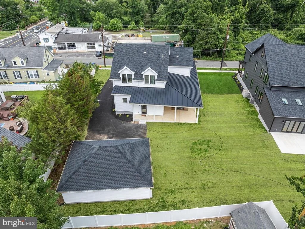 Photo of 6 CHAPEL AVENUE