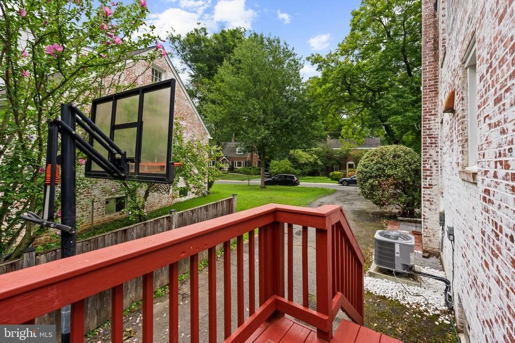 Photo of 404 LEXINGTON DRIVE