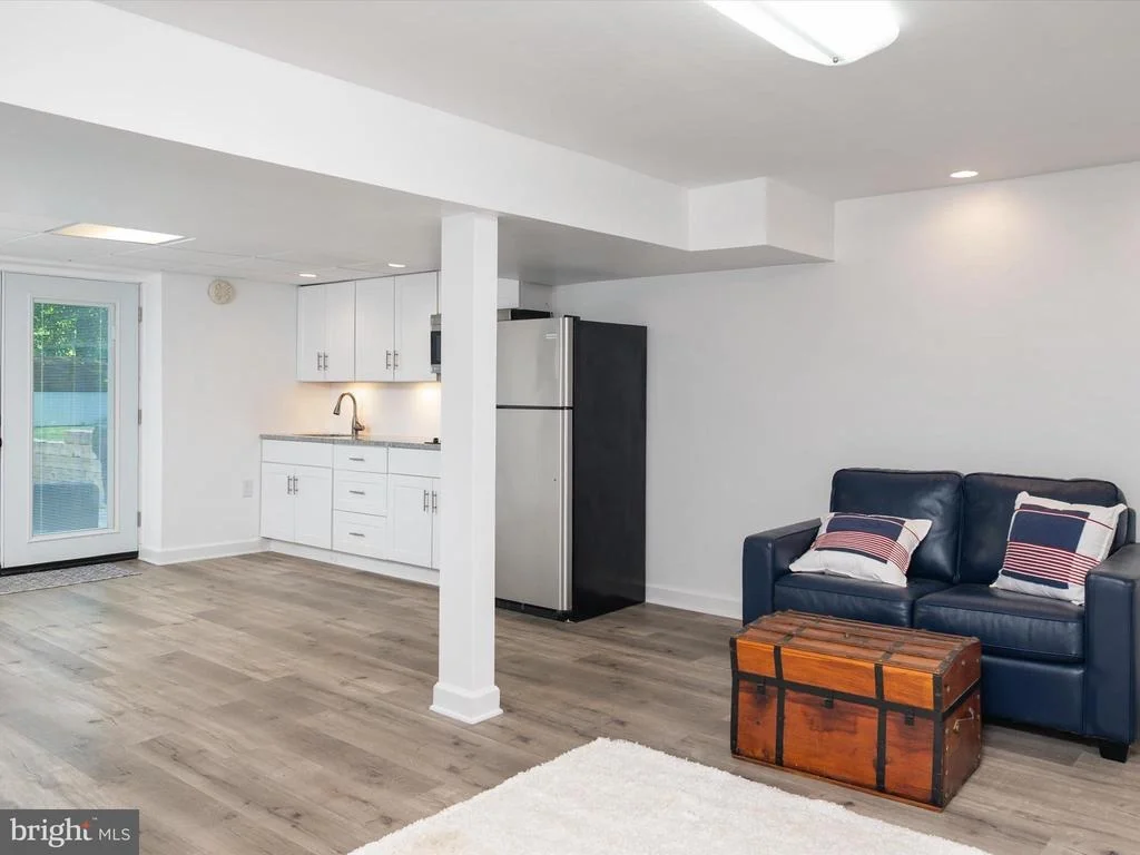 Photo of 6439 MEADOWLARK DRIVE