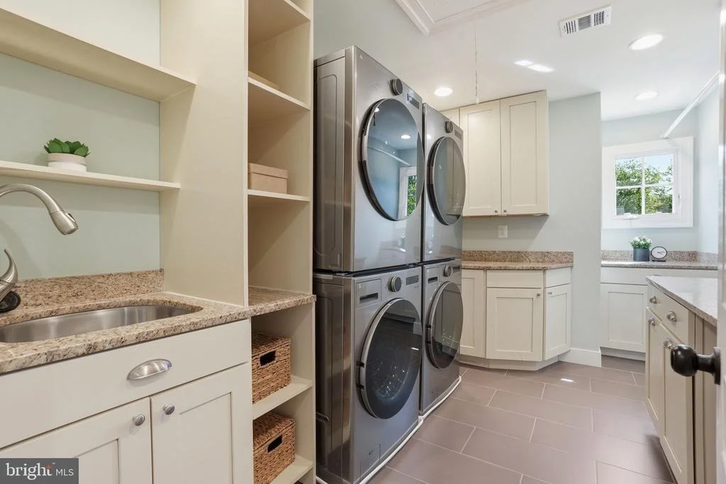 Photo of 2808 JOHN MARSHALL DRIVE