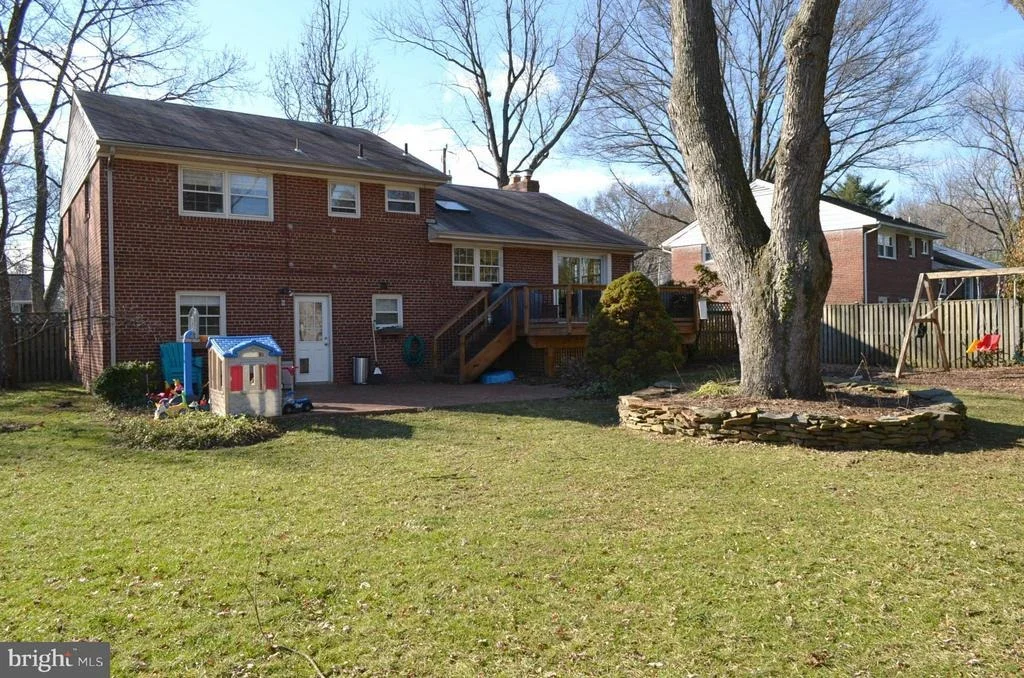 Photo of 1422 MAYFLOWER DRIVE