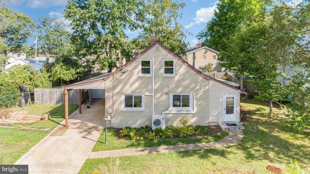 Photo of 2033 SHORE DRIVE