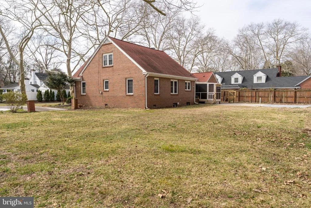 Photo of 227 PINEHURST AVENUE