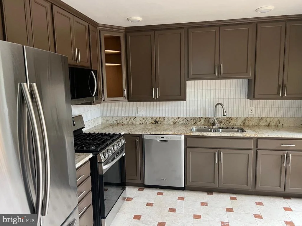 Photo of 6809 BRADDOCK ROAD