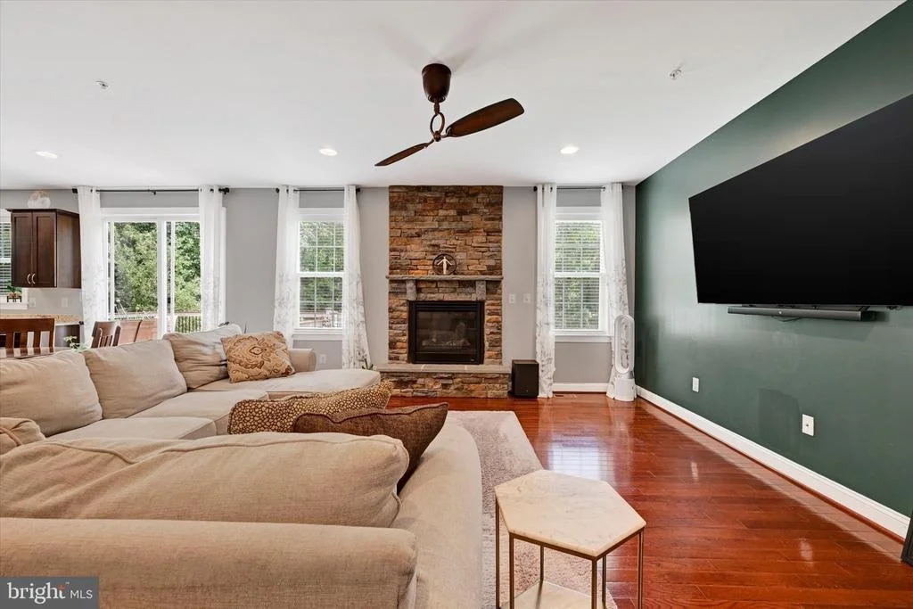 Photo of 7510 LEAFY TREE LANE