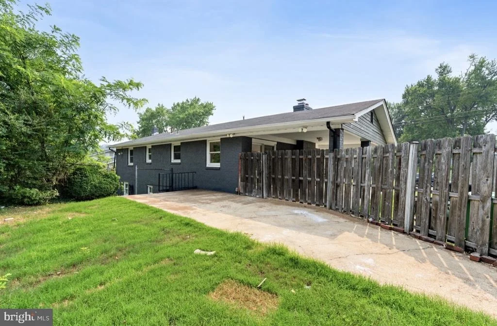 Photo of 6502 SUMMERHILL ROAD