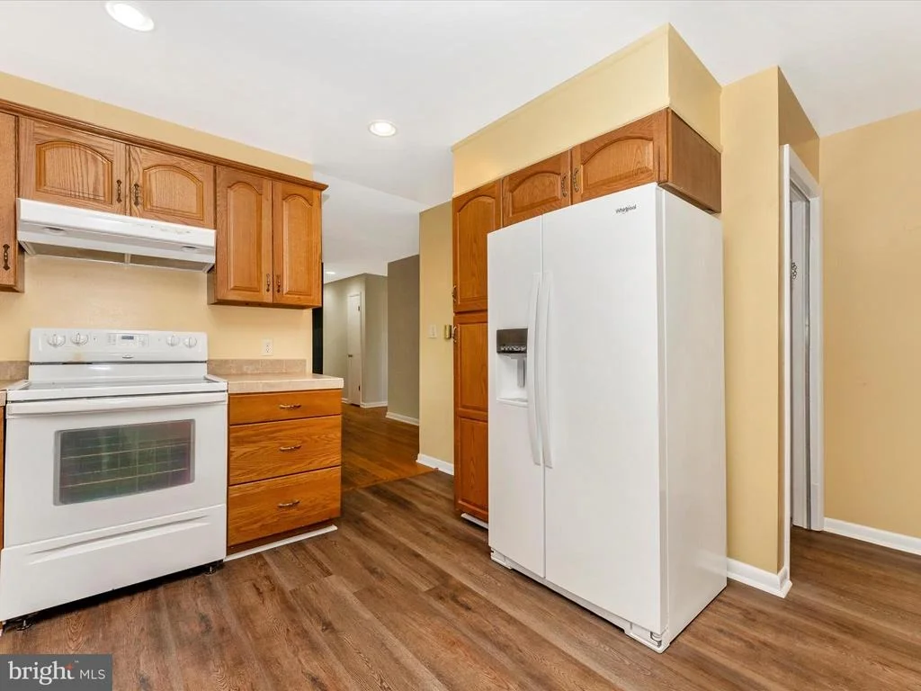 Photo of 2833 RODERICK ROAD