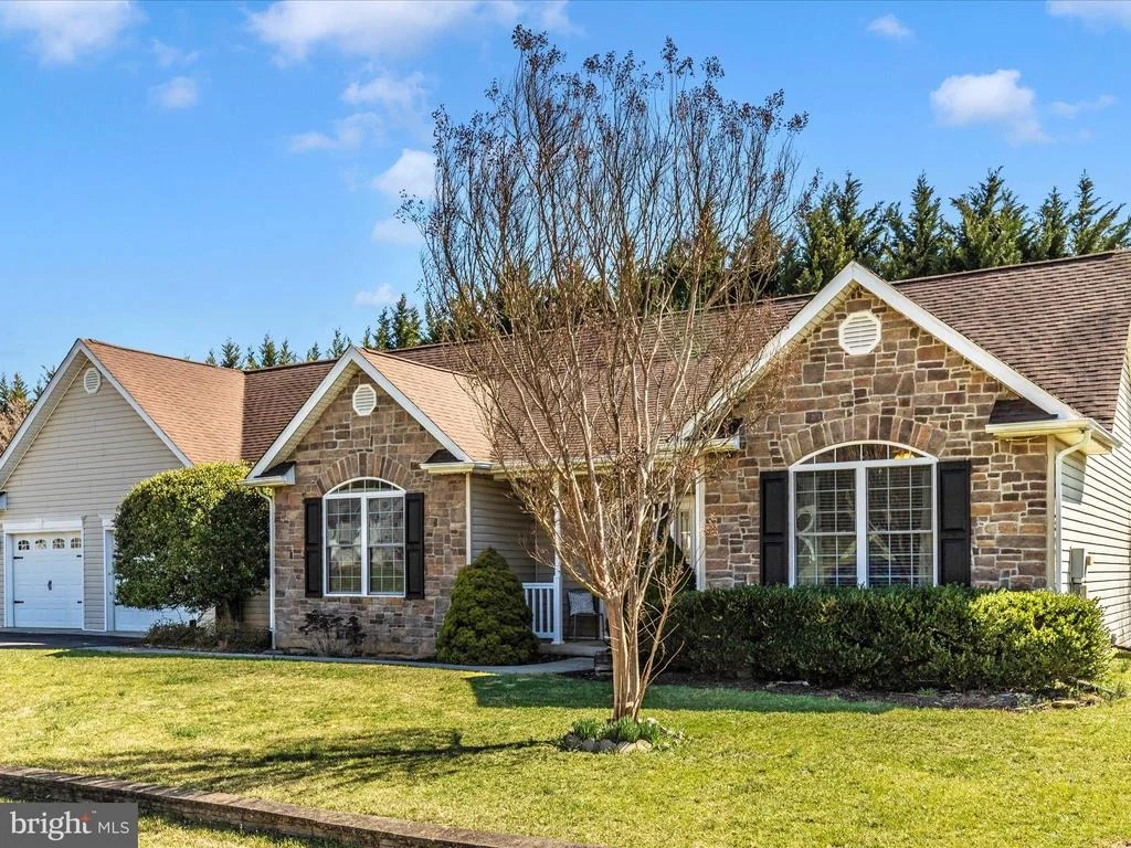 Photo of 84 GORDON DRIVE