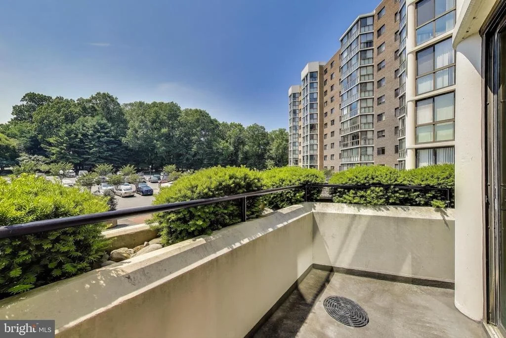 Photo of Unit 115 at 15100 INTERLACHEN DRIVE