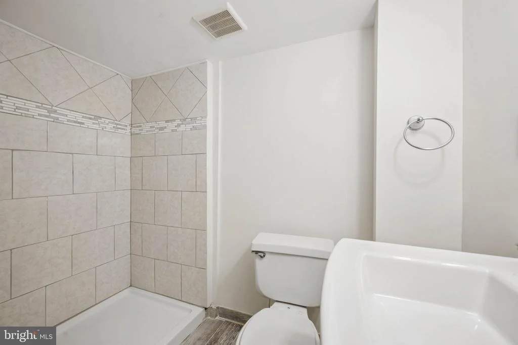 Photo of 1432 REDFERN AVENUE
