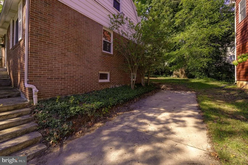 Photo of 3 LAKESIDE DRIVE