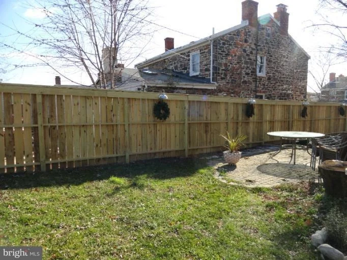 Photo of 718 BAY STREET