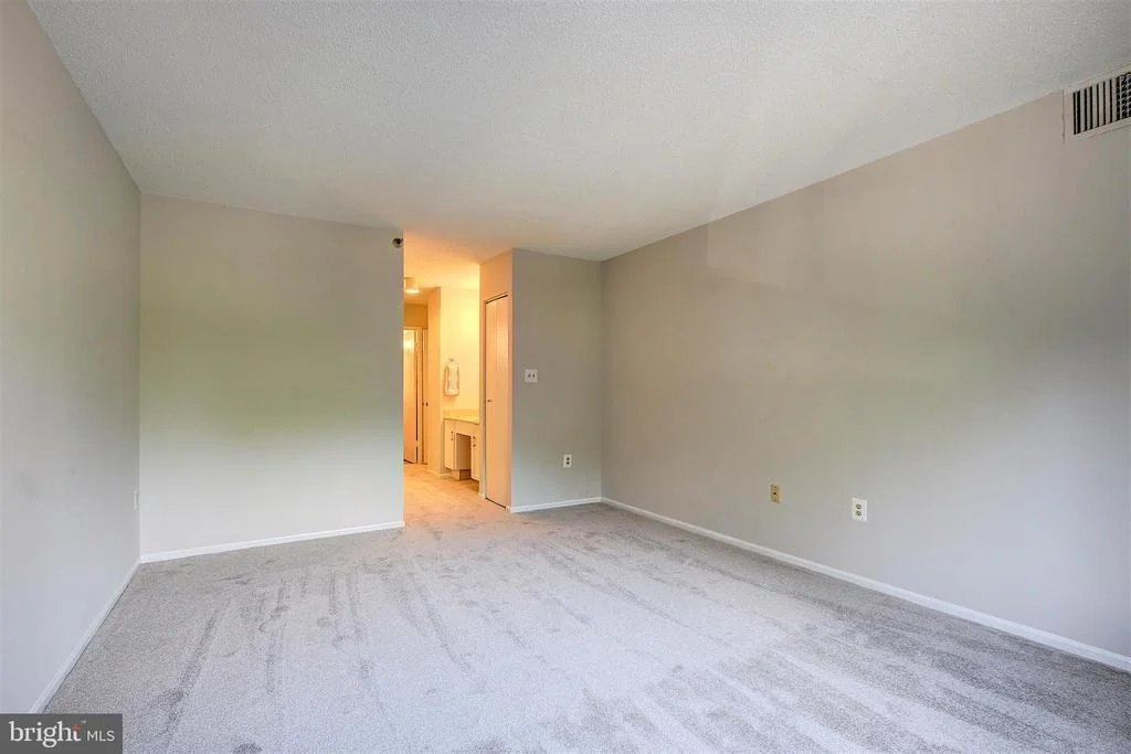 Photo of Unit 1224 at 15101 INTERLACHEN DRIVE