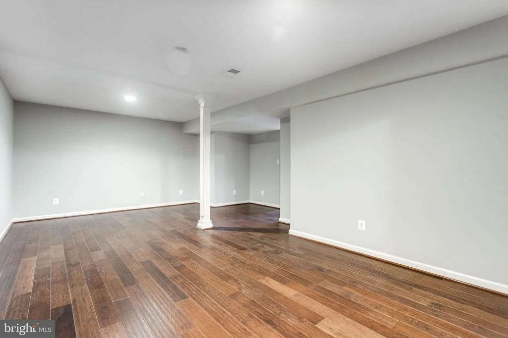 Photo of 6961 TANGLEWOOD DRIVE