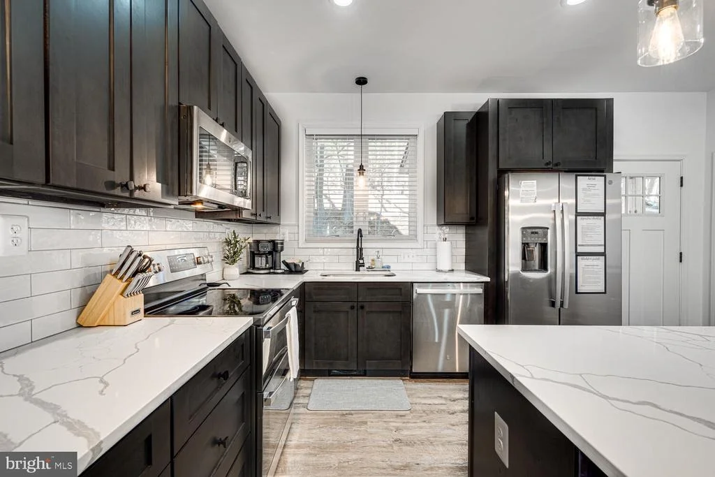 Photo of 1355 GREENVIEW DRIVE